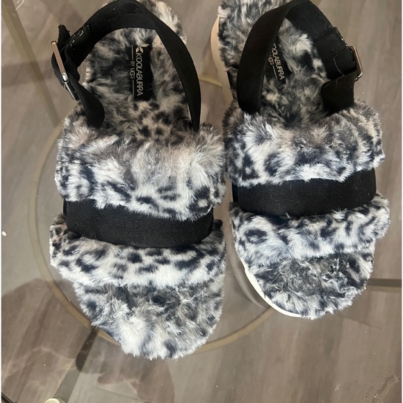 Koolaburra UGG Sandals Womens 6
Fuzz'd Out Cheetah Print Faux Fur
Slingbacks - Picture 2 of 4